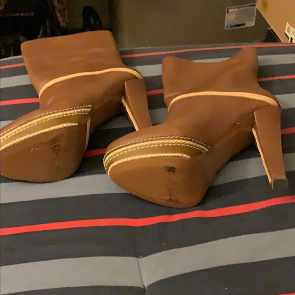 Boots - Picture 2 of 4